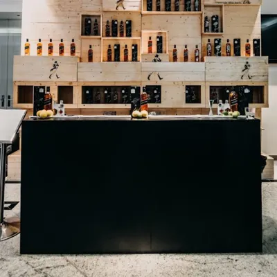 Bar Cube, 2m, črn