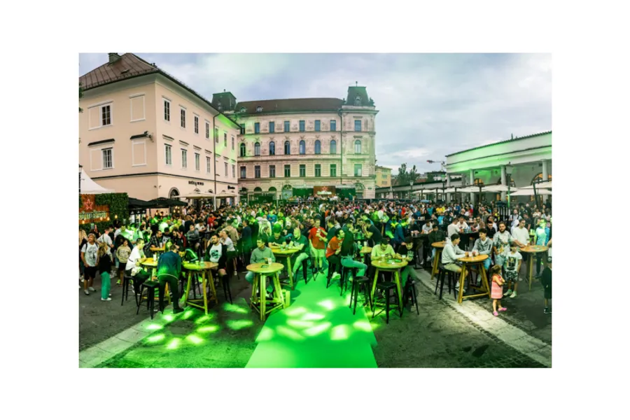 Liga prvakov, Pogačarjev trg – slika 9